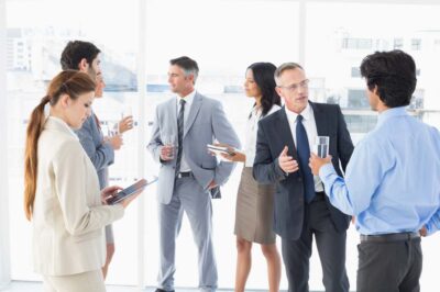 The Do’s & Don’ts of Throwing a Company Holiday Party